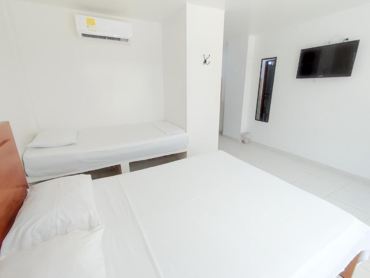 Hotel Portoalegre Ковеньяс Экстерьер фото