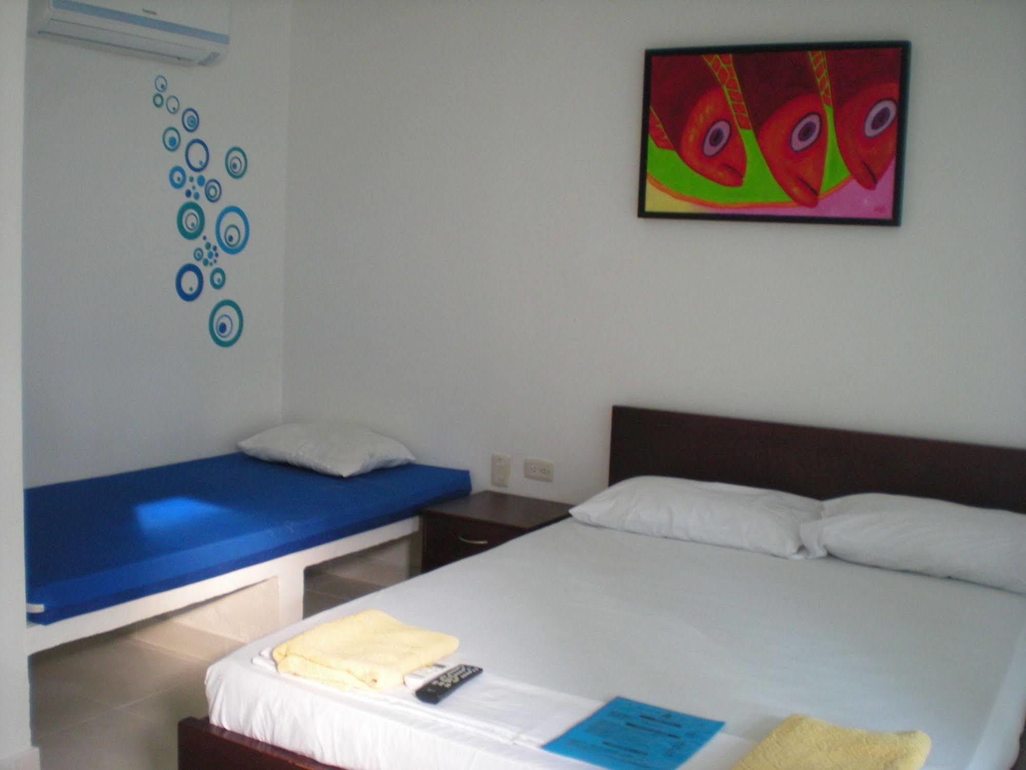 Hotel Portoalegre Ковеньяс Экстерьер фото