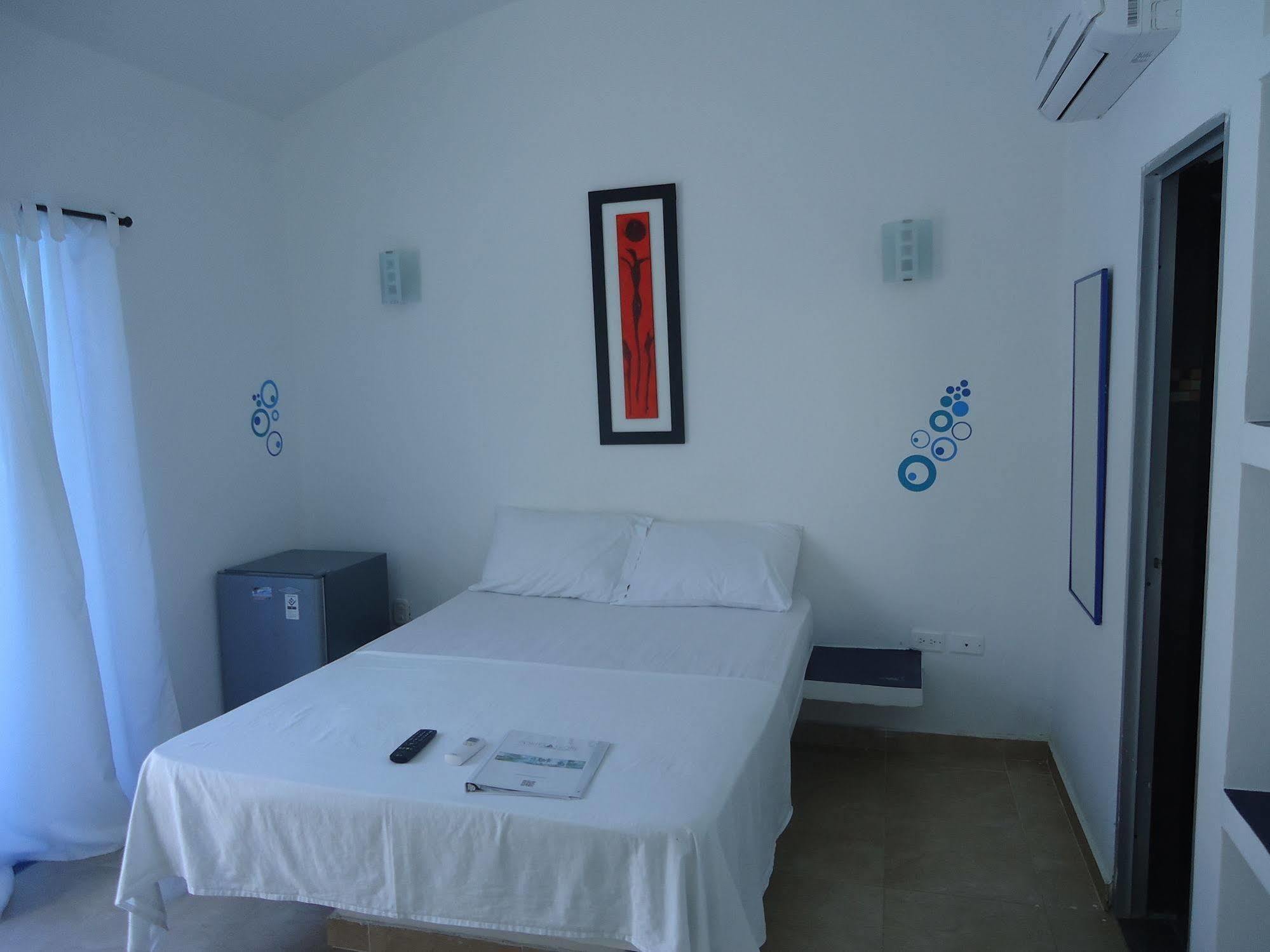 Hotel Portoalegre Ковеньяс Экстерьер фото